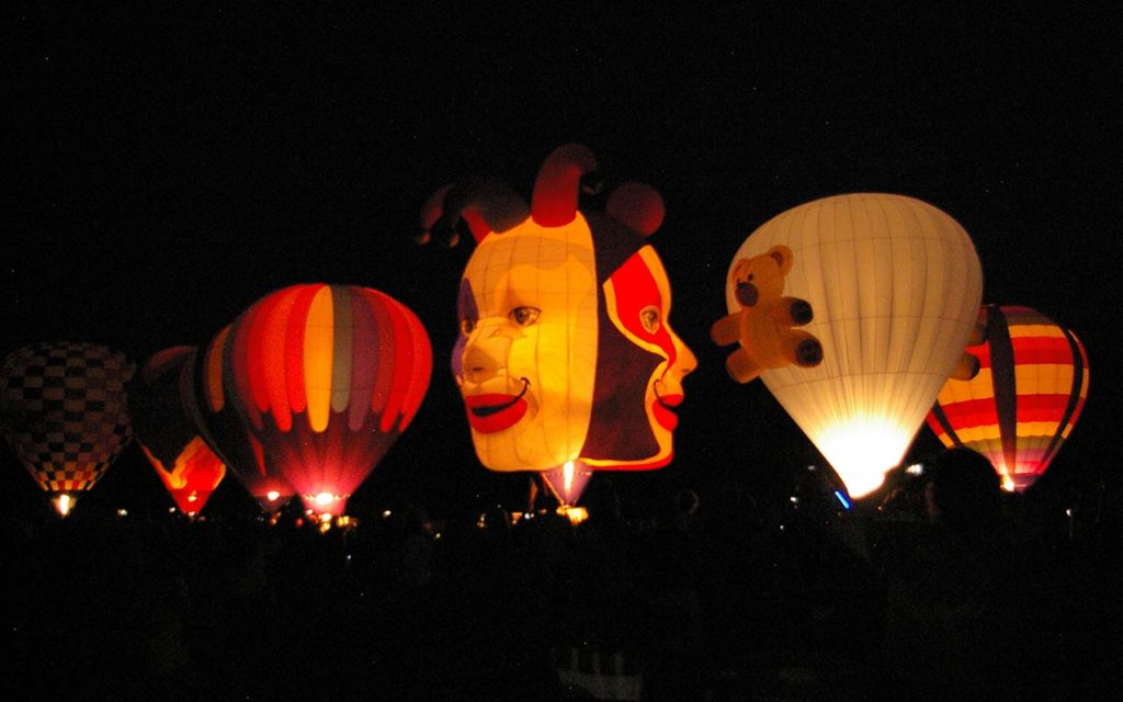 Chesapeake Balloon Festival, Night Glow, 5 Aug. 2016 <br /> Credit: The Balloon Journal