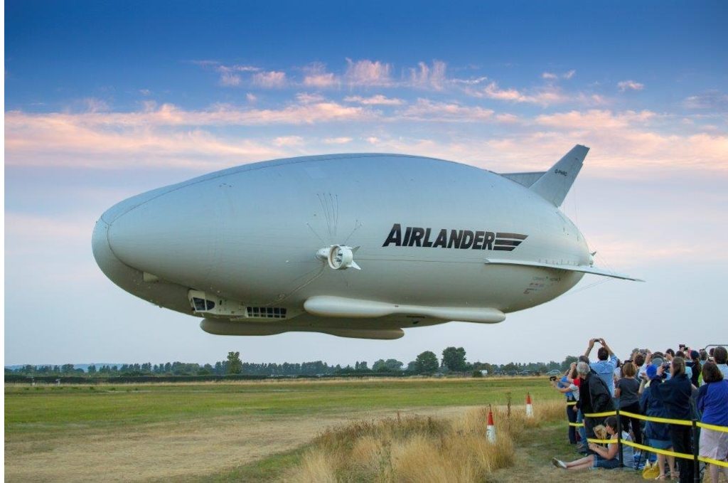 Airlander 10 Landing at Cardington Airfield, Bedfordshire, UK, 17 August 2016<br /> Credit: HAV