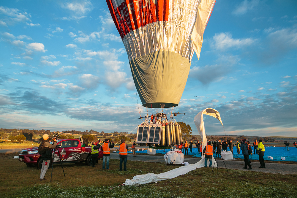 Fedor Konyukhov takes off on 12 July 2016